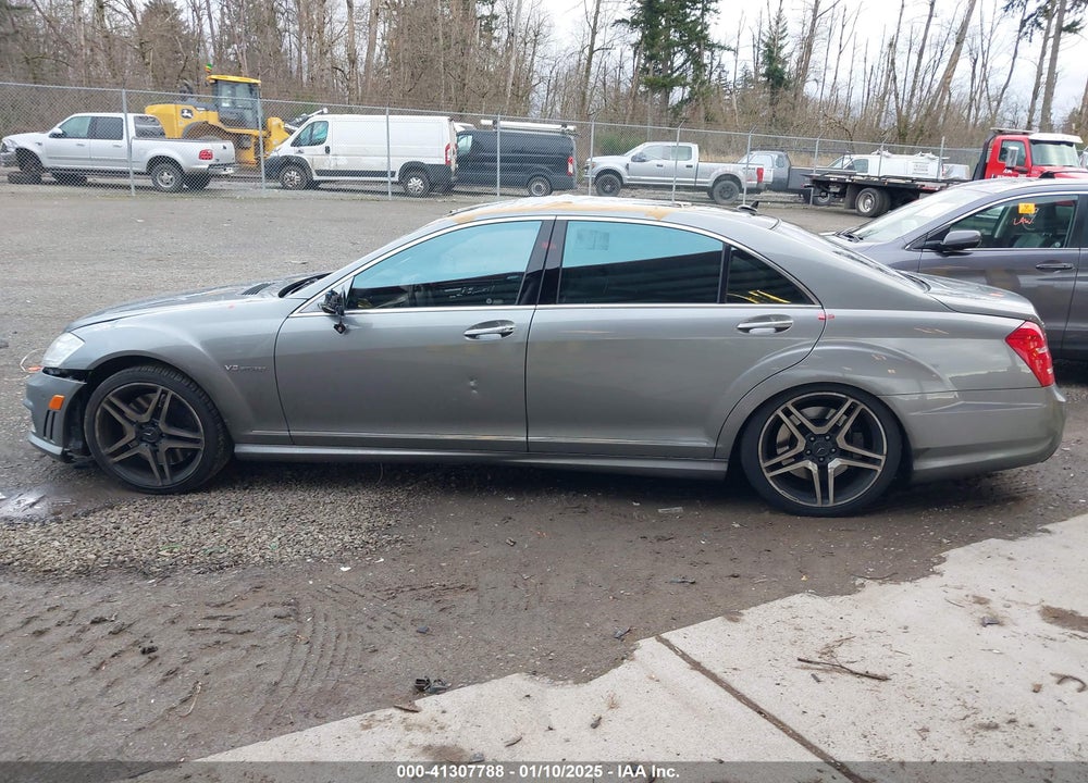 2013 MERCEDES-BENZ S VIN: WDDNG7EB3DA493697