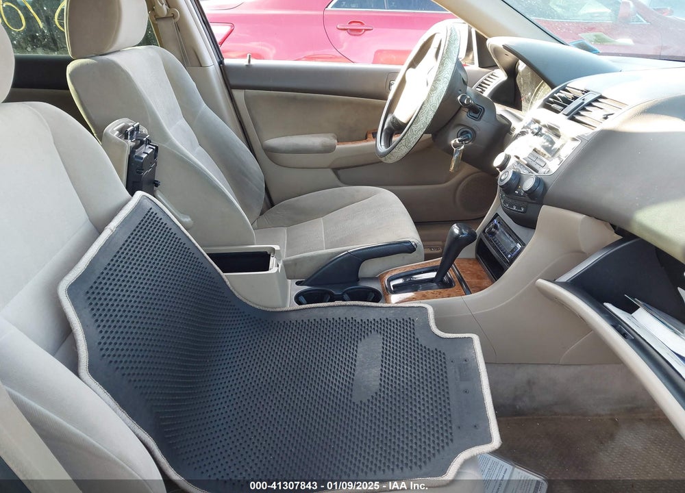 2004 HONDA ACCORD 2.4 EX VIN: 1HGCM566X4A028643