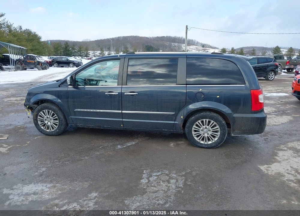 2014 CHRYSLER TOWN & COUNTRY TOURING-L 30TH ANNIVERSARY VIN: 2C4RC1CG5ER330310