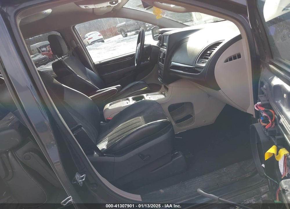 2014 CHRYSLER TOWN & COUNTRY TOURING-L 30TH ANNIVERSARY VIN: 2C4RC1CG5ER330310
