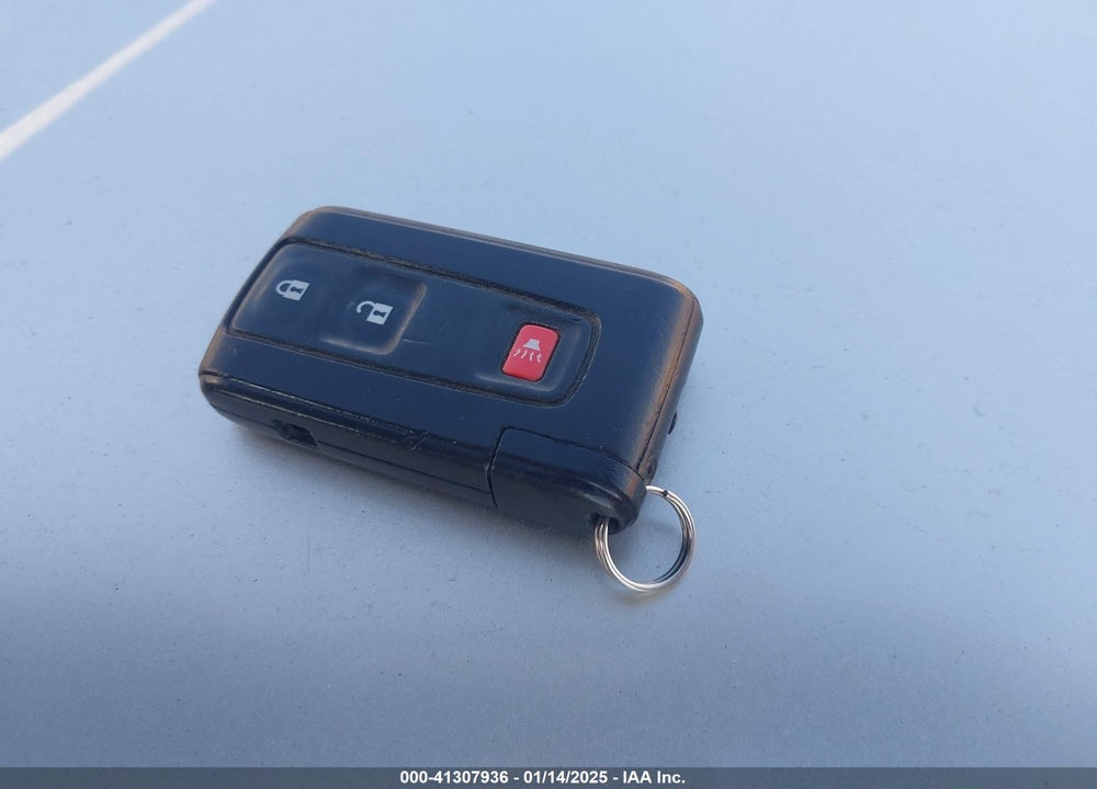 2005 TOYOTA PRIUS VIN: JTDKB22U653056108