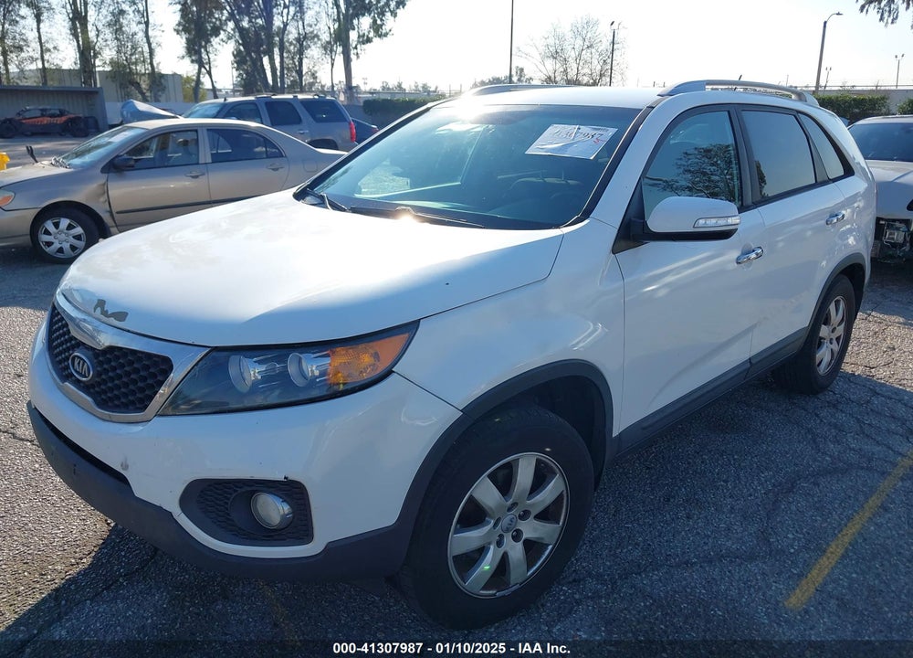 2013 KIA SORENTO LX VIN: 5XYKT3A62DG424090