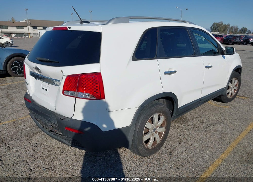 2013 KIA SORENTO LX VIN: 5XYKT3A62DG424090