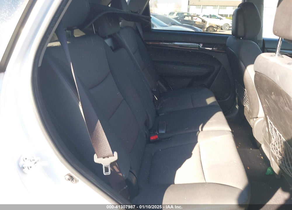 2013 KIA SORENTO LX VIN: 5XYKT3A62DG424090