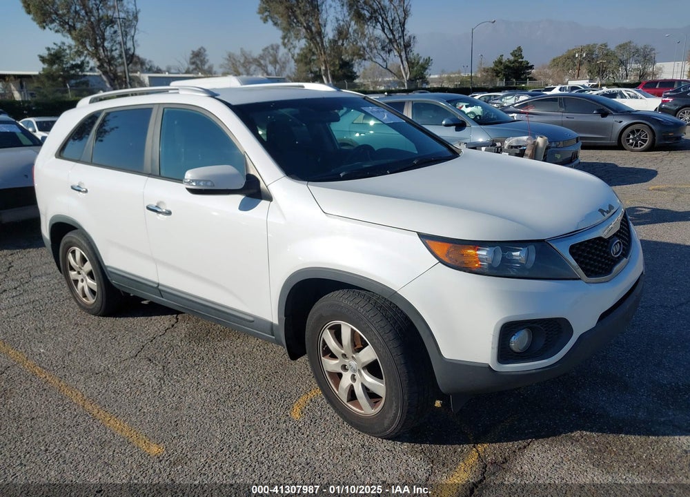 2013 KIA SORENTO LX VIN: 5XYKT3A62DG424090