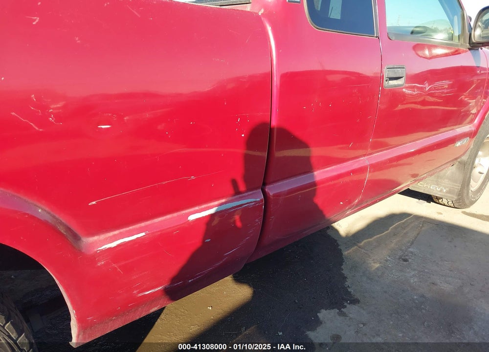 1998 CHEVROLET S-10 LS FLEETSIDE VIN: 1GCCS1940W8126551