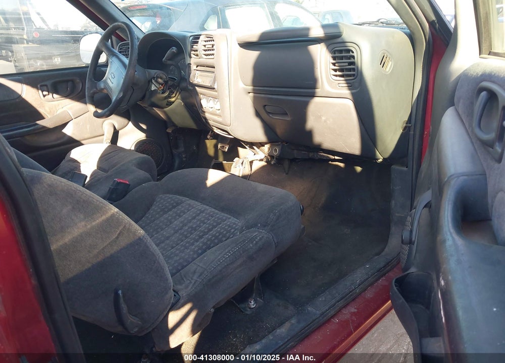1998 CHEVROLET S-10 LS FLEETSIDE VIN: 1GCCS1940W8126551