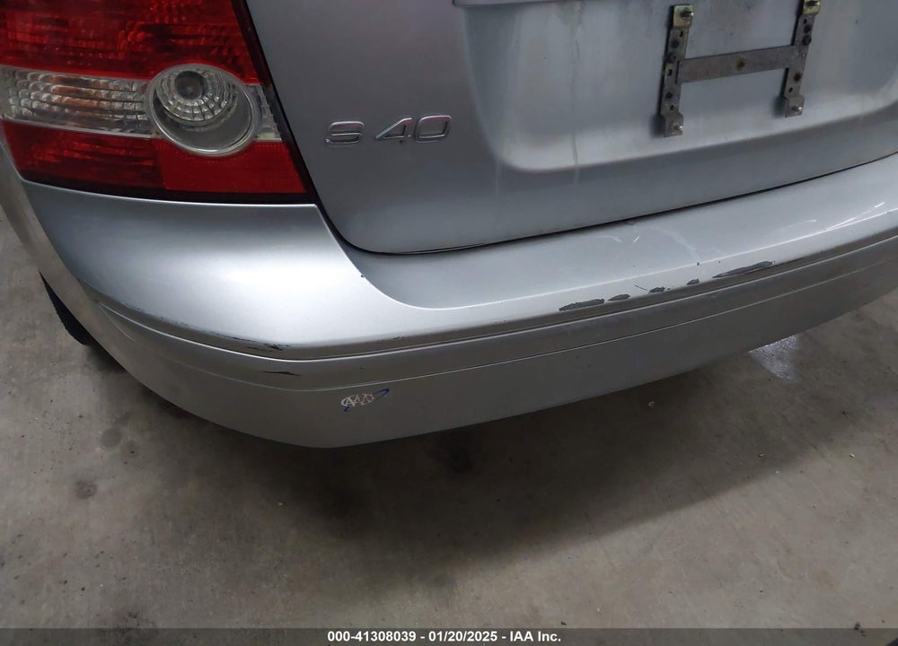 2007 VOLVO S40 2.4I VIN: YV1MS382372275373