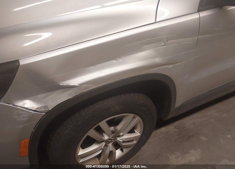 2012 VOLKSWAGEN TIGUAN S VIN: WVGBV7AX6CW565610