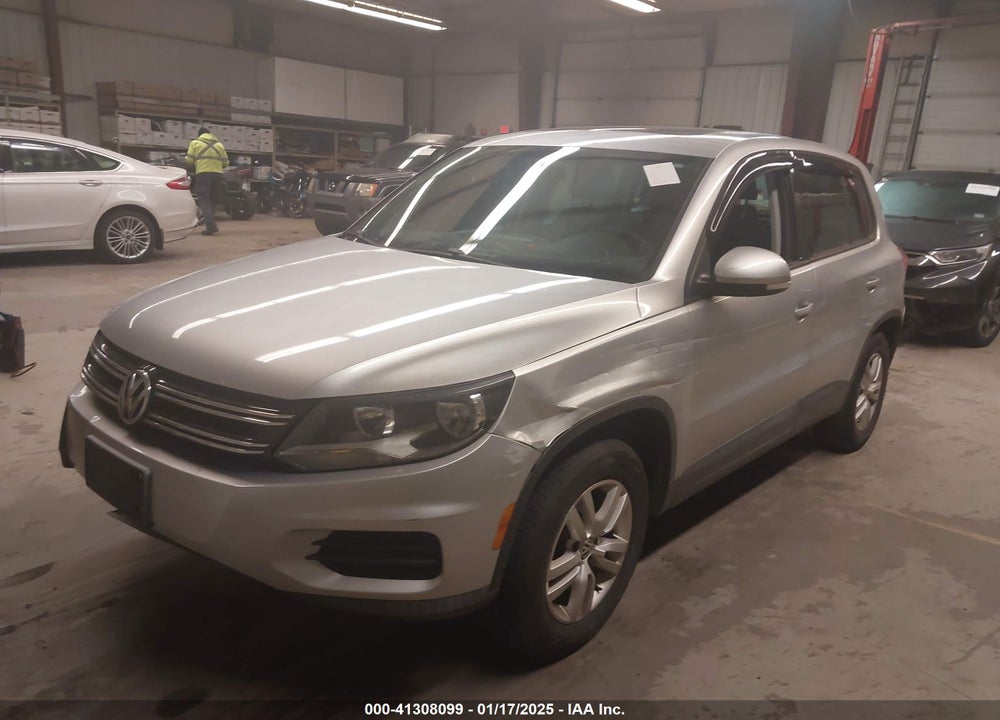 2012 VOLKSWAGEN TIGUAN S VIN: WVGBV7AX6CW565610