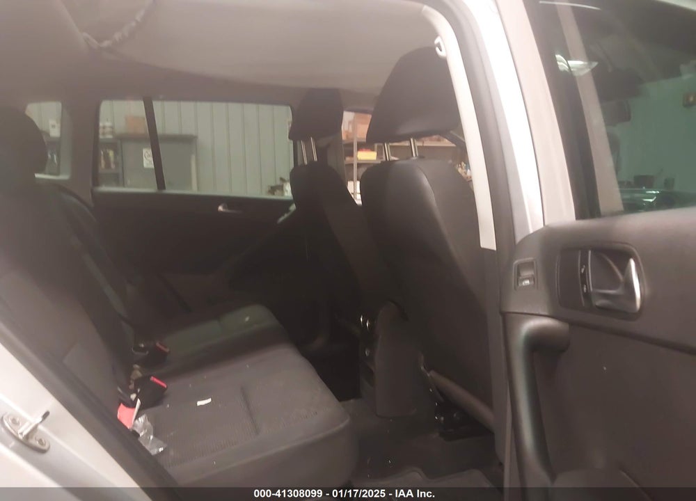 2012 VOLKSWAGEN TIGUAN S VIN: WVGBV7AX6CW565610