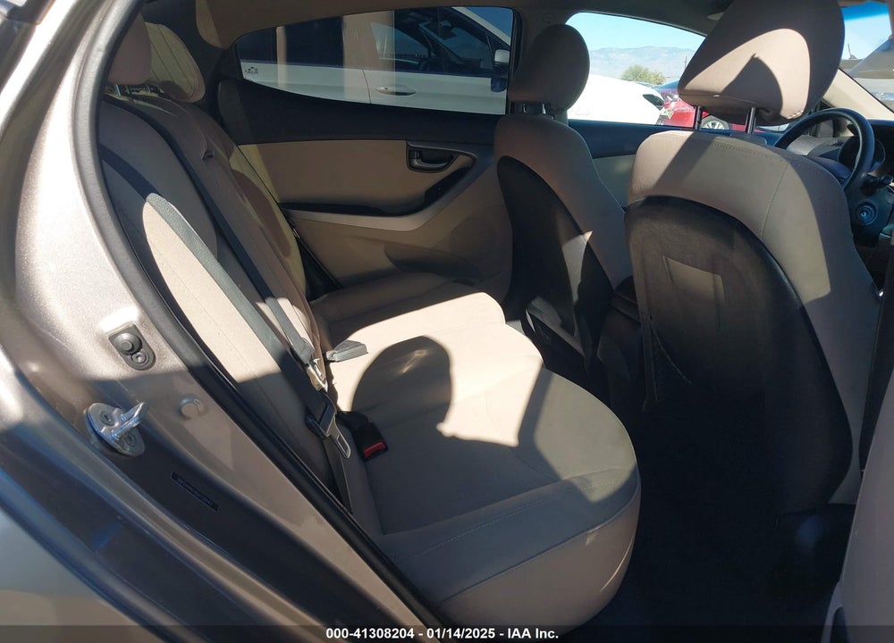 2016 HYUNDAI ELANTRA SE VIN: 5NPDH4AE0GH720147