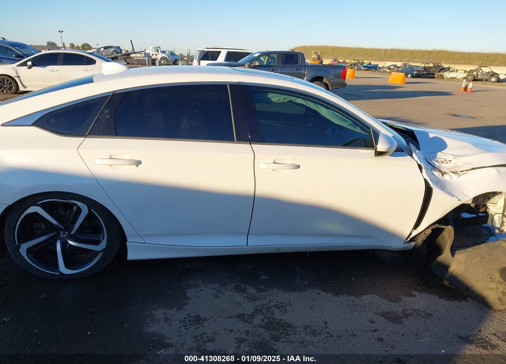 2018 HONDA ACCORD VIN: 1HGCV2F3XJA030552