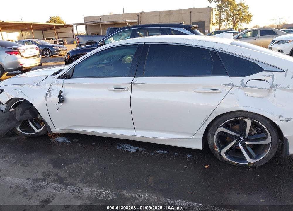 2018 HONDA ACCORD VIN: 1HGCV2F3XJA030552