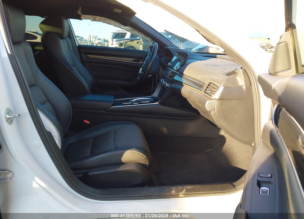2018 HONDA ACCORD VIN: 1HGCV2F3XJA030552