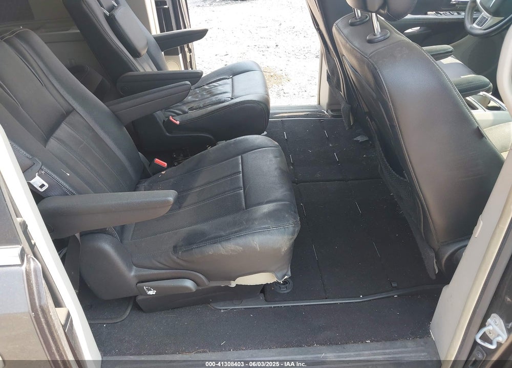 2016 CHRYSLER TOWN & COUNTRY TOURING VIN: 2C4RC1BG3GR110927
