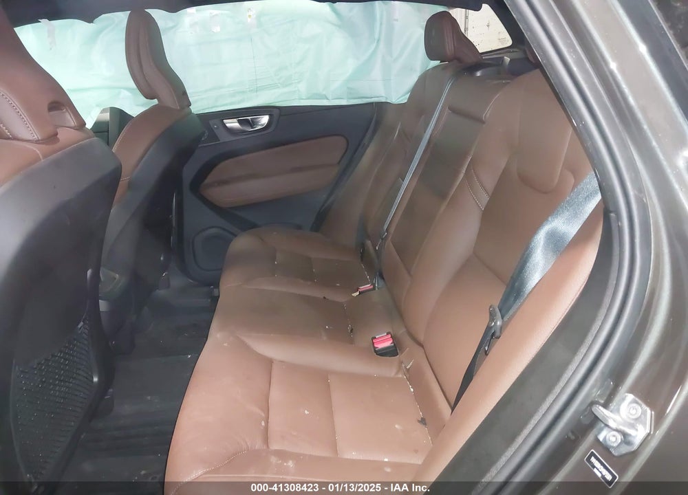 2021 VOLVO XC60 T5 MOMENTUM VIN: YV4102RK5M1875561