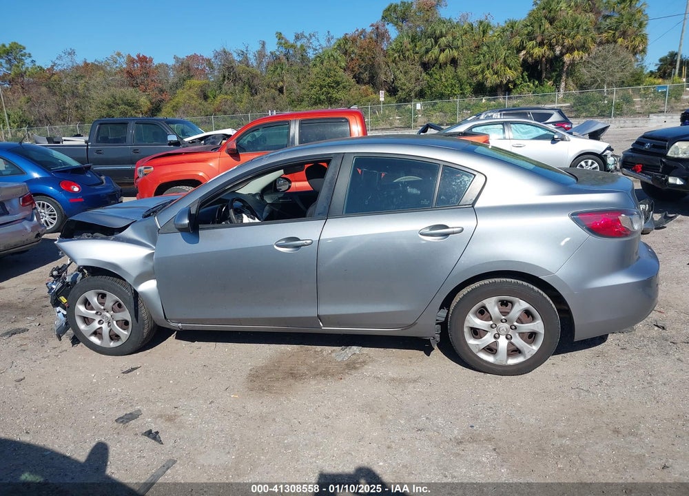 2013 MAZDA 3 VIN: JM1BL1U89D1708401