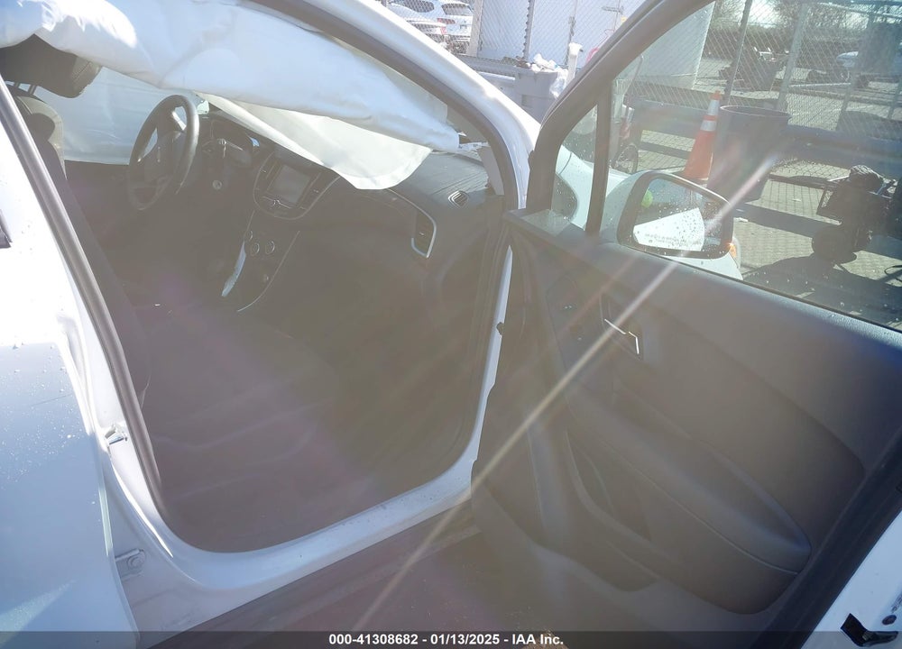 2017 CHEVROLET TRAX LS VIN: 3GNCJKSB3HL285965