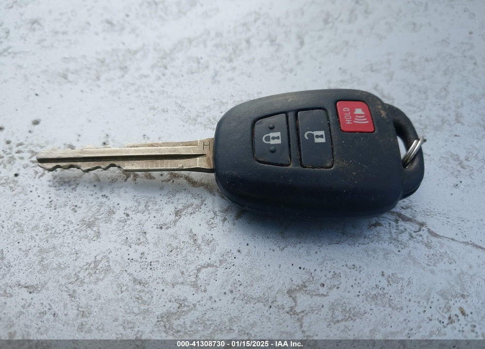 2015 TOYOTA RAV4 XLE VIN: JTMRFREV5FJ046893