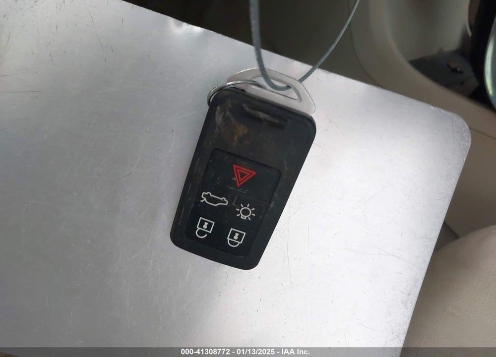 2016 VOLVO S60 VIN: YV126MFKXG2410966