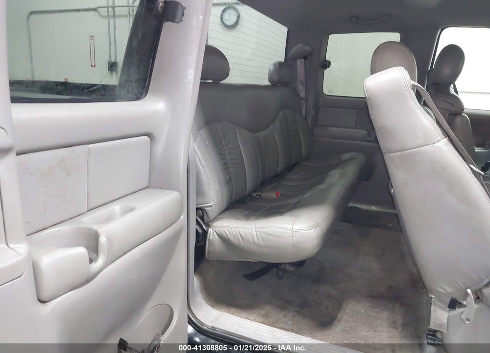 1999 CHEVROLET SILVERADO 1500 VIN: 2GCEK19T0X1184048