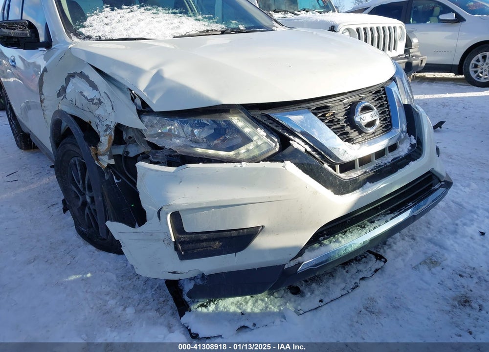 2017 NISSAN ROGUE SV VIN: 5N1AT2MV0HC805242
