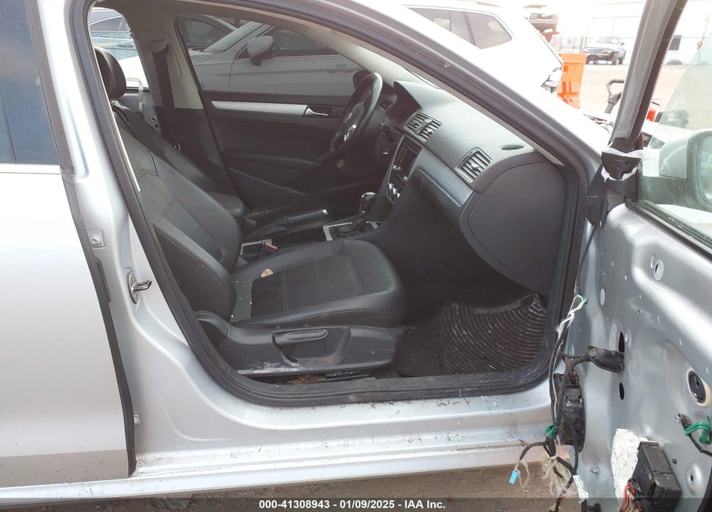 2012 VOLKSWAGEN PASSAT 2.5L SE VIN: 1VWBP7A39CC021757
