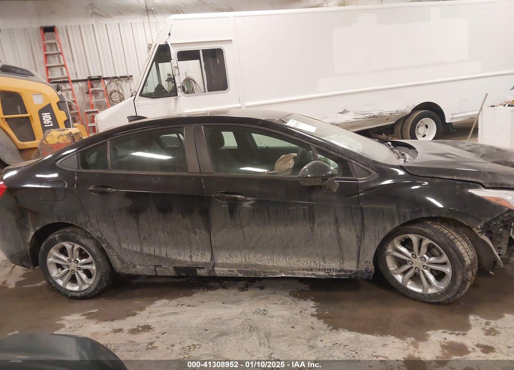 2019 CHEVROLET CRUZE LS VIN: 1G1BC5SM0K7144132