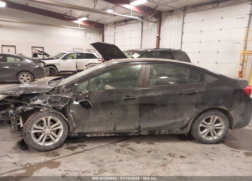 2019 CHEVROLET CRUZE LS VIN: 1G1BC5SM0K7144132