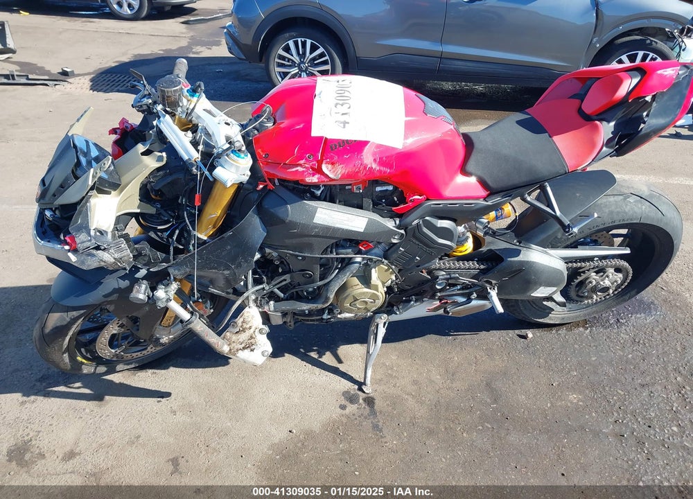 2024 DUCATI PANIGALE V4S VIN: ZDMDAGWW6RB009942