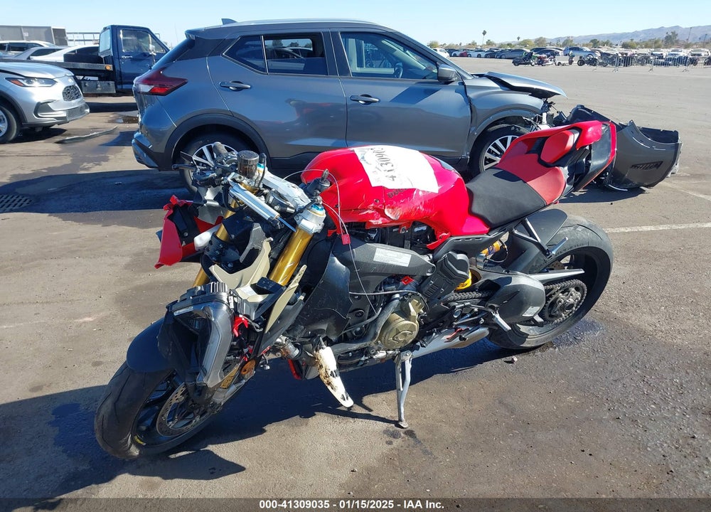 2024 DUCATI PANIGALE V4S VIN: ZDMDAGWW6RB009942