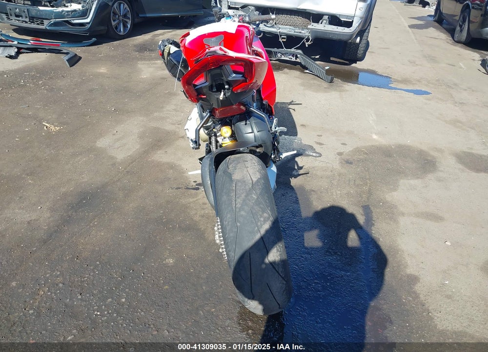 2024 DUCATI PANIGALE V4S VIN: ZDMDAGWW6RB009942