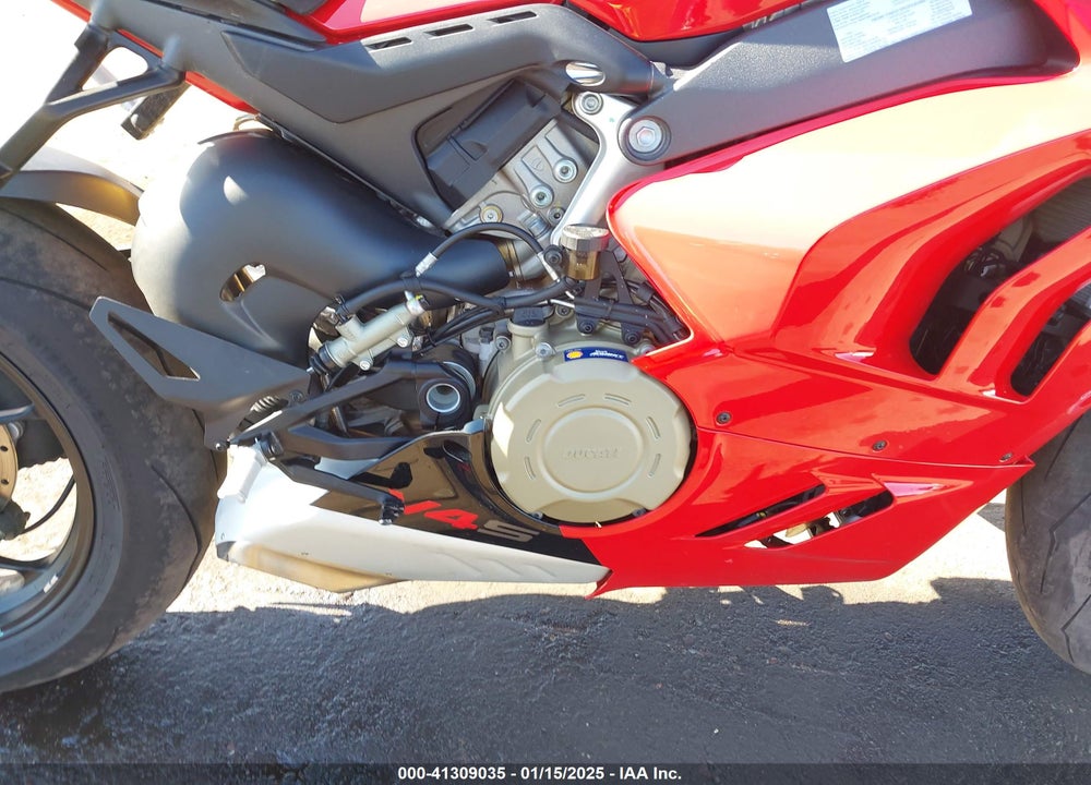 2024 DUCATI PANIGALE V4S VIN: ZDMDAGWW6RB009942