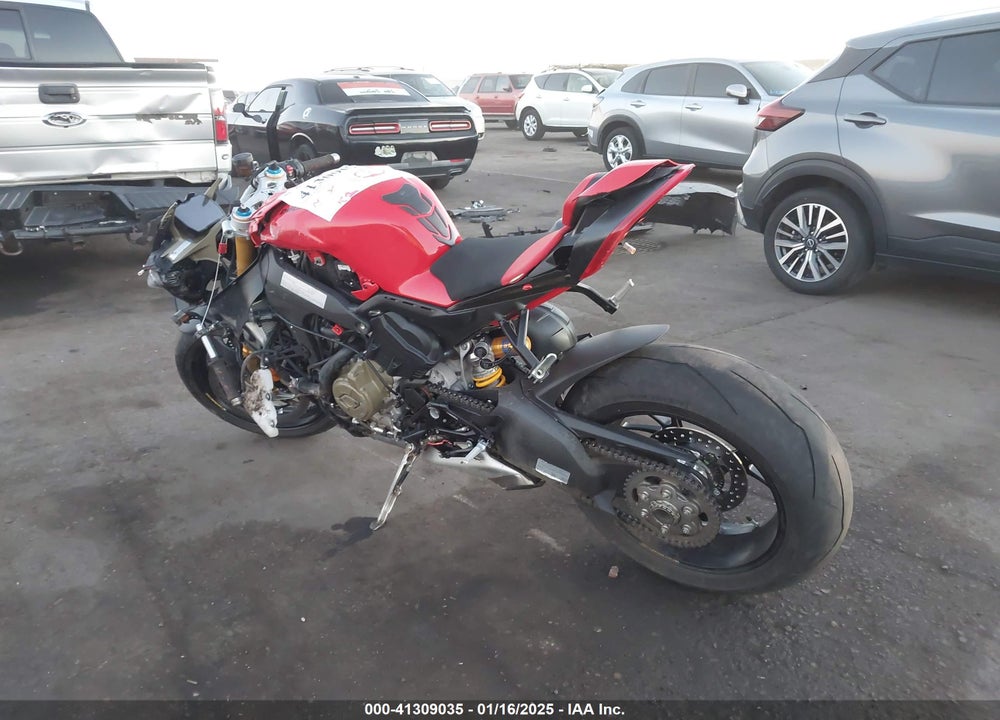 2024 DUCATI PANIGALE V4S VIN: ZDMDAGWW6RB009942