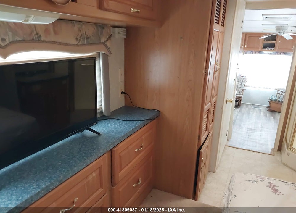 2001 HOLIDAY RAMBLER PRESIDENTIAL TRAVEL TRAILER VIN: 1KB311J241E120815