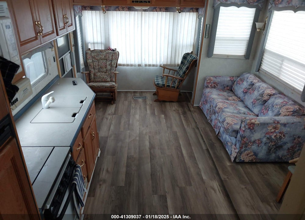 2001 HOLIDAY RAMBLER PRESIDENTIAL TRAVEL TRAILER VIN: 1KB311J241E120815