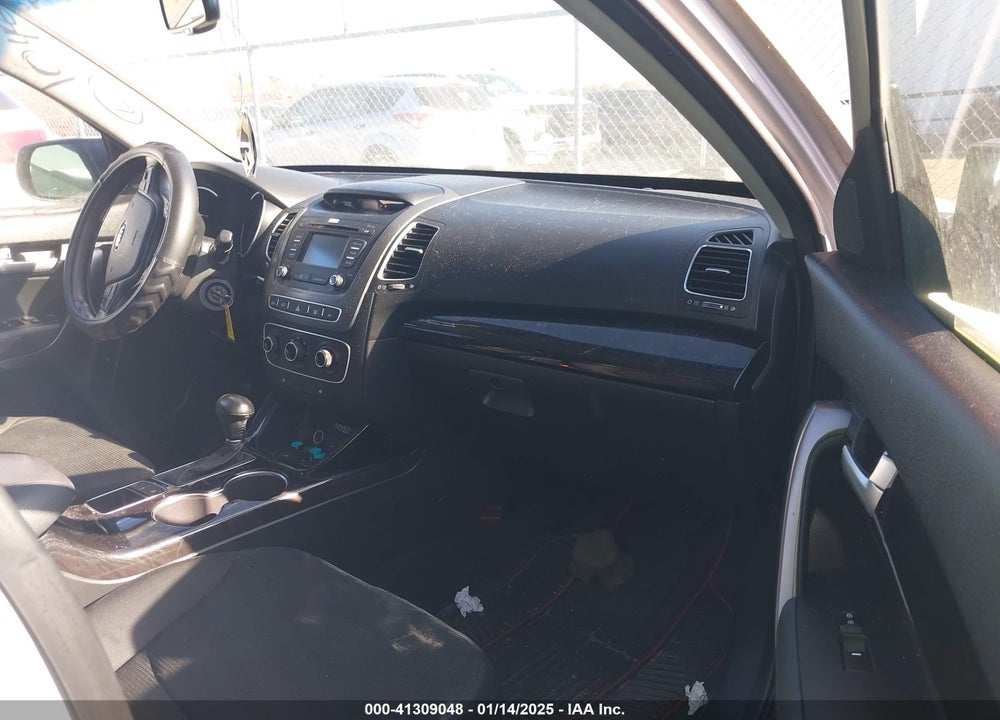 2015 KIA SORENTO VIN: 5XYKT4A78FG567031