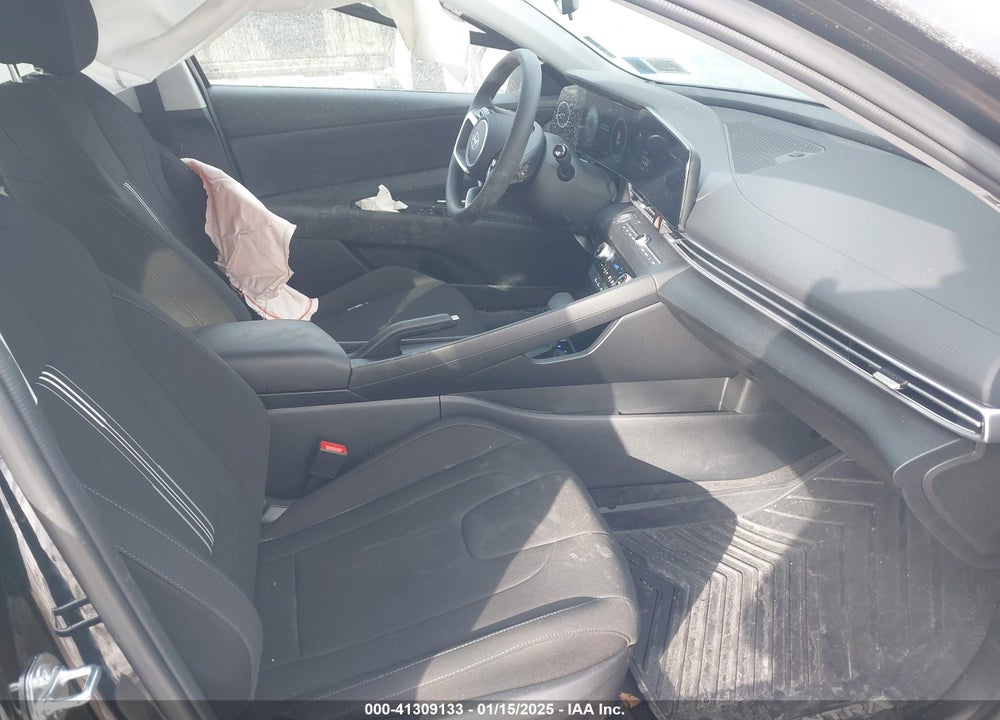 2024 HYUNDAI ELANTRA VIN: KMHLM4DG3RU727957