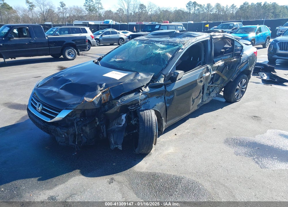 2013 HONDA ACCORD SDN VIN: 1HGCR2F32DA211170
