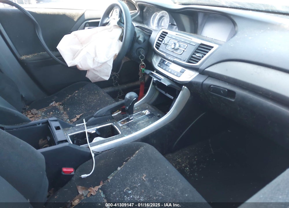 2013 HONDA ACCORD SDN VIN: 1HGCR2F32DA211170