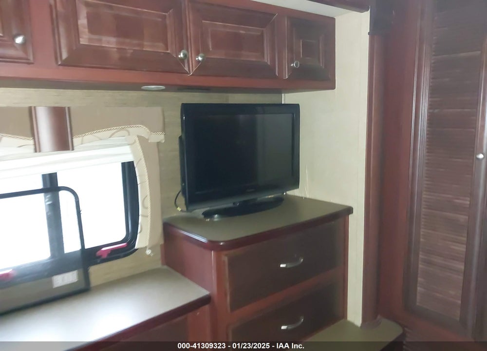2011 FREIGHTLINER CHASSIS XC VIN: 4UZAB2DT3BCAY6144