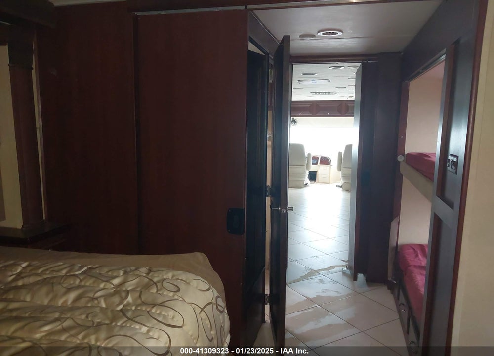 2011 FREIGHTLINER CHASSIS XC VIN: 4UZAB2DT3BCAY6144