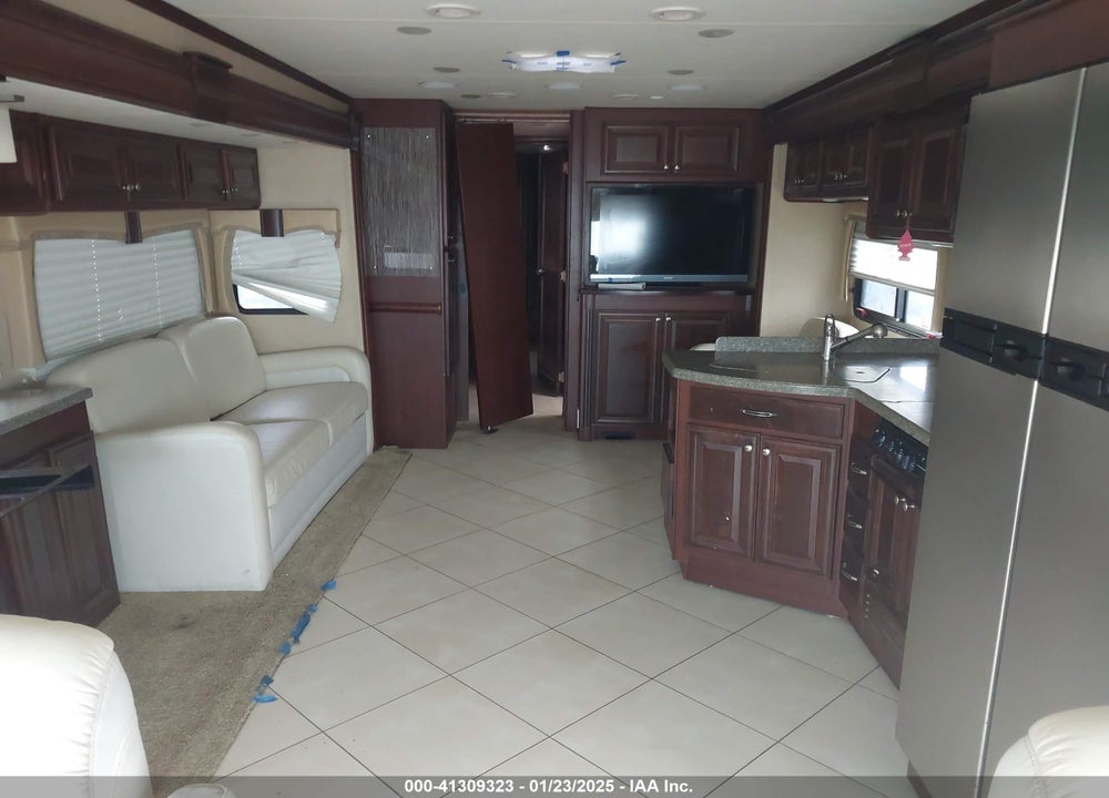 2011 FREIGHTLINER CHASSIS XC VIN: 4UZAB2DT3BCAY6144