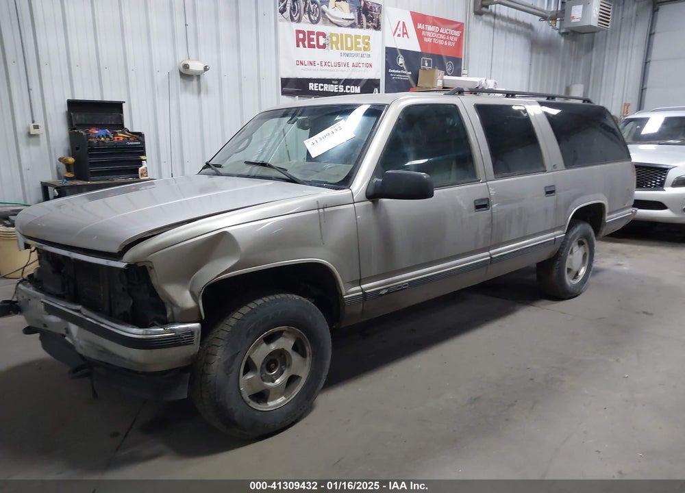 1999 CHEVROLET SUBURBAN 1500 LT VIN: 1GNFK16R0XJ576747