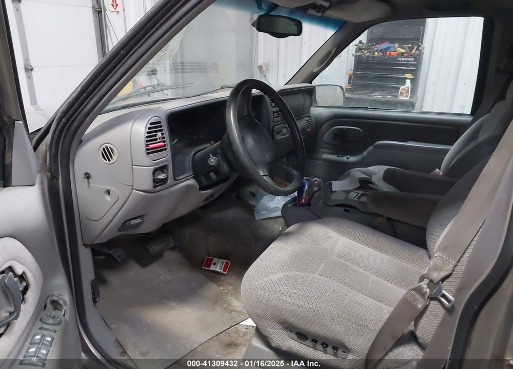 1999 CHEVROLET SUBURBAN 1500 LT VIN: 1GNFK16R0XJ576747