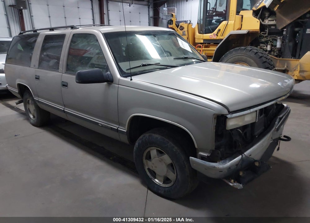 1999 CHEVROLET SUBURBAN 1500 LT VIN: 1GNFK16R0XJ576747