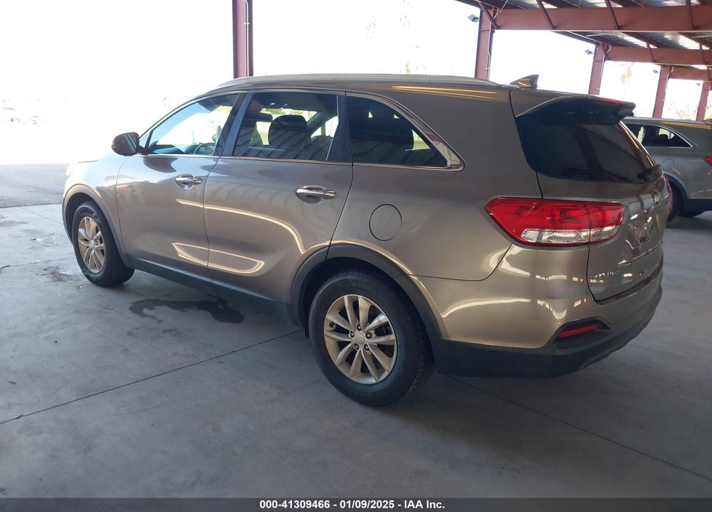 2017 KIA SORENTO 3.3L LX VIN: 5XYPG4A5XHG229433