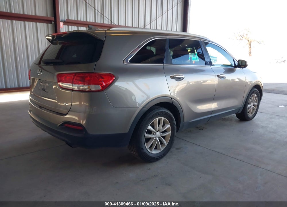 2017 KIA SORENTO 3.3L LX VIN: 5XYPG4A5XHG229433