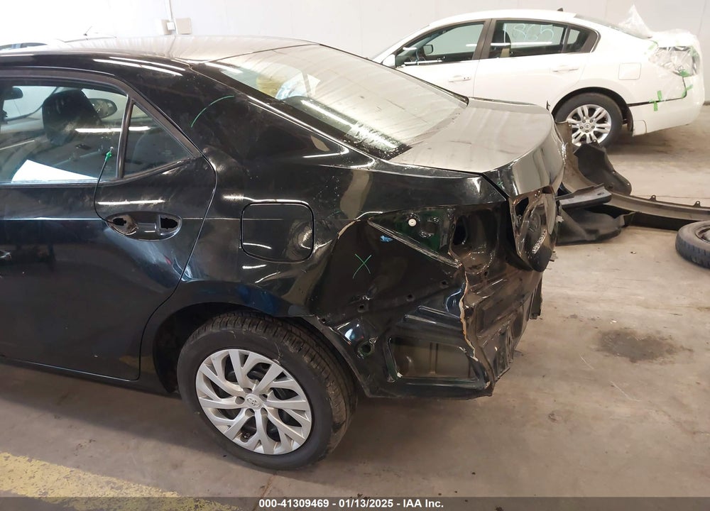 2018 TOYOTA COROLLA VIN: 5YFBURHE0JP830874
